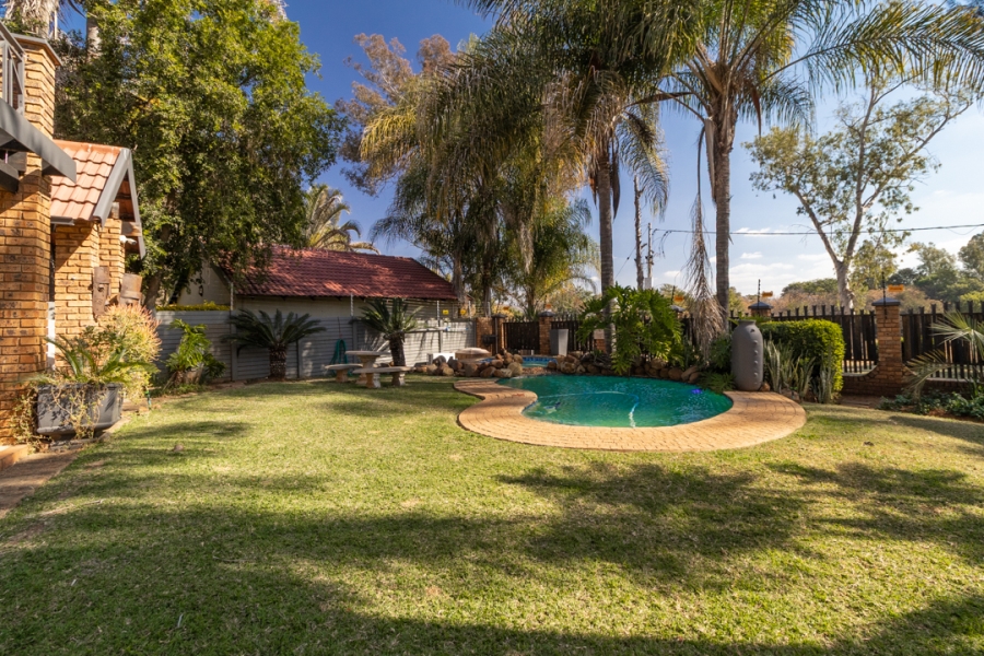 4 Bedroom Property for Sale in Meerhof North West
